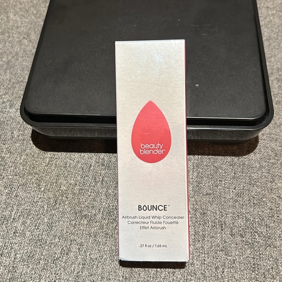 BeautyBlender BOUNCE Concealer 4.45N Deep Bronze - Picture 2 of 4